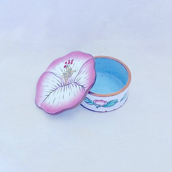 Vintage Enamel Flower Lidded Trinket Box Jewelry Box Ring Holder Asian Art - Picture 1 of 12